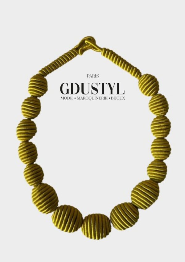 Collier en boule de soie jaune-vert "Sun"