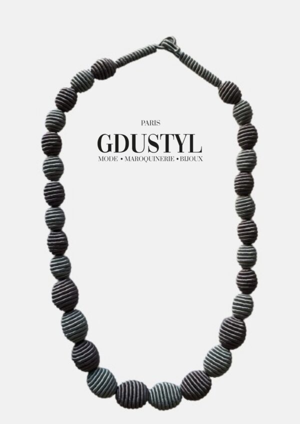 Collier Sautoir de soie gris foncé "Mina, l'élégante"