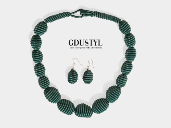 Parure en boule de soie vert kaki "Labado, la belle"