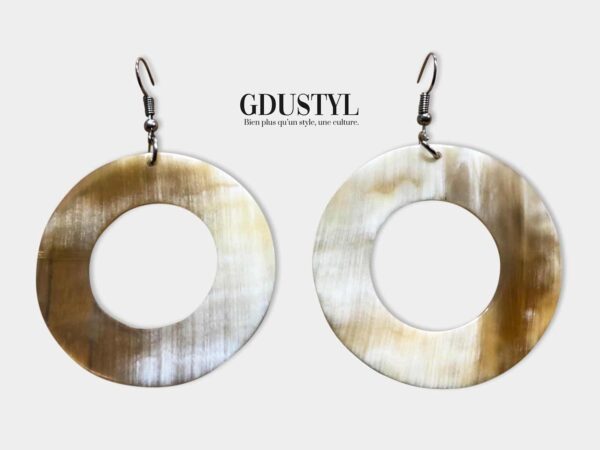 Boucles d'oreilles en corne "Mirana, la souriante"