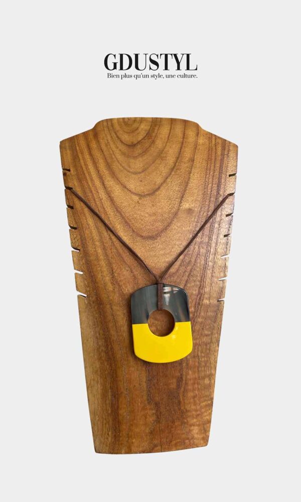 Collier en corne "Kanto, la belle"