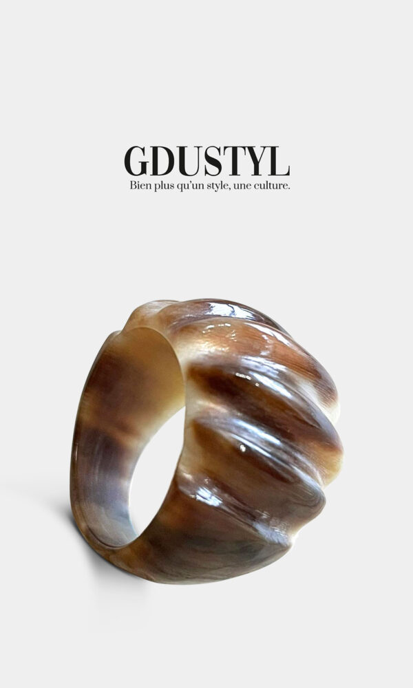Bague en corne " La belle friche"