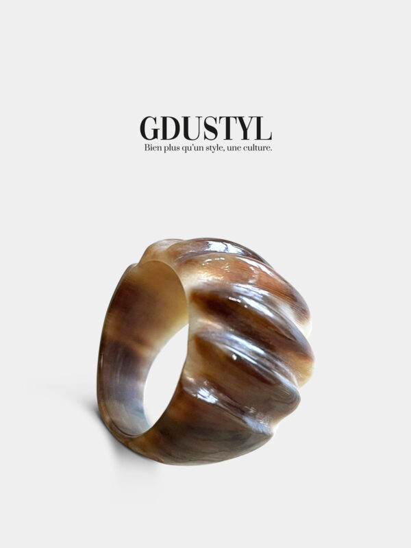 Bague en corne " La belle friche"