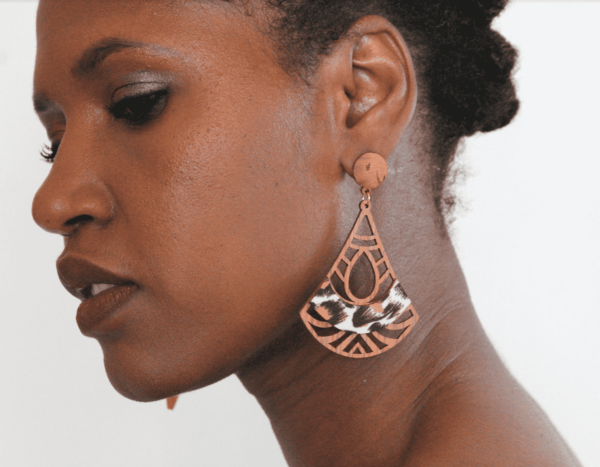 Boucles d'oreille en bois "Sylva" – Image 4