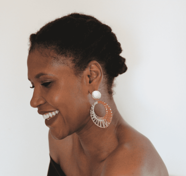 Boucles d'oreilles en paille "Grille dorée" – Image 3